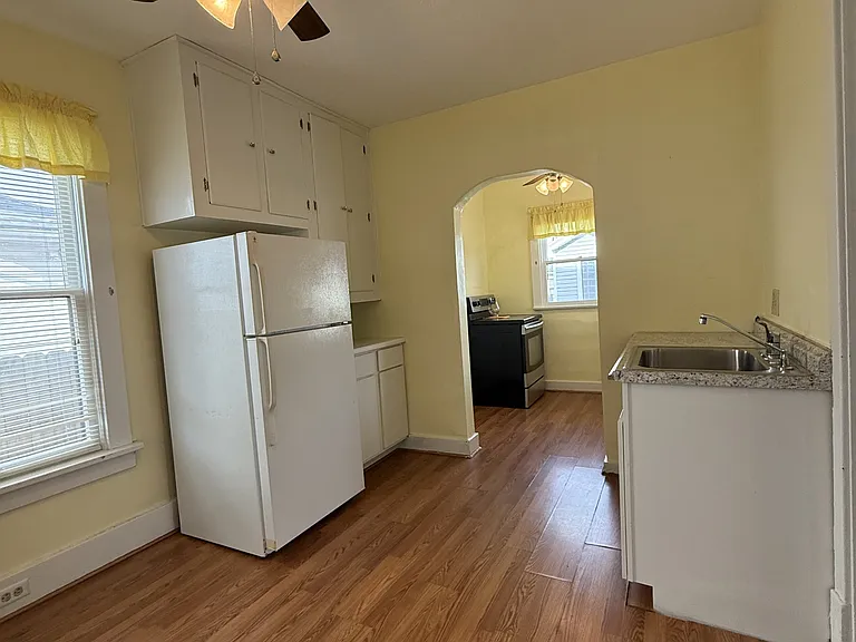 3221 Wayne Ave — Photo 9