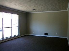 4th image of 521 Bellaire Dr