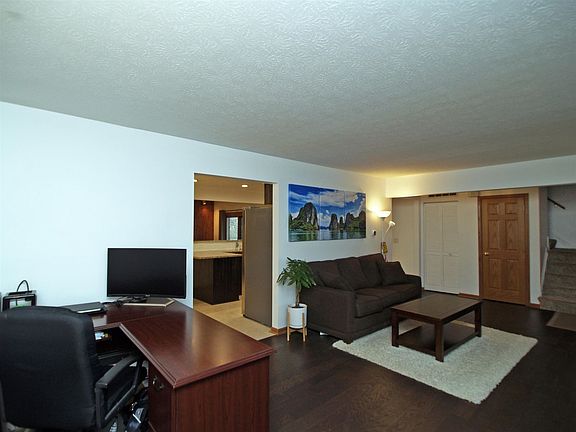 5th image of 5460 Acapulco Pl