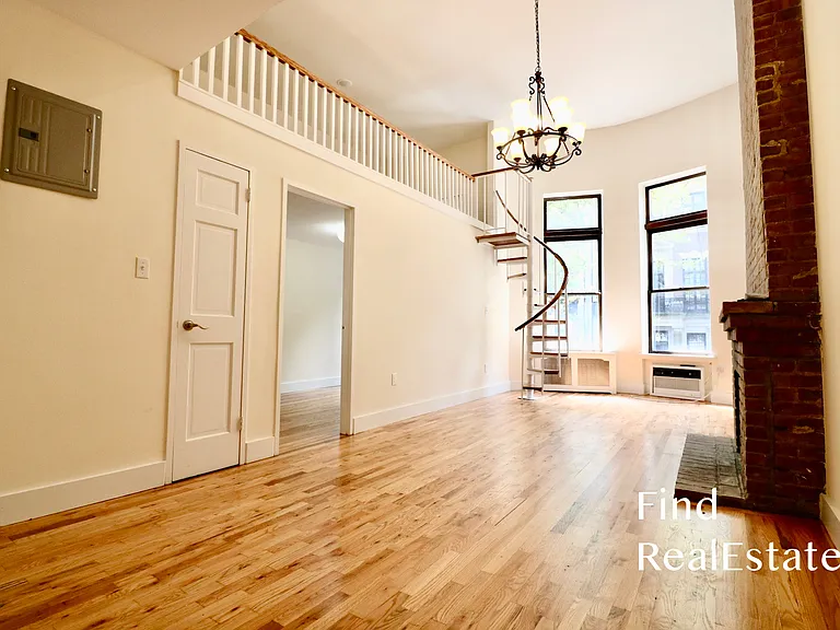 39 W 74th St #1A — Photo 1