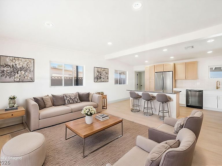 1124 Nassau Dr, Las Vegas, NV