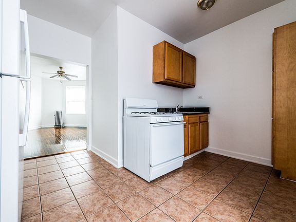 4th image of 4720 S Drexel Blvd #2193045