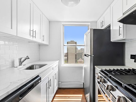 4th image of 111 Hicks St APT 23H