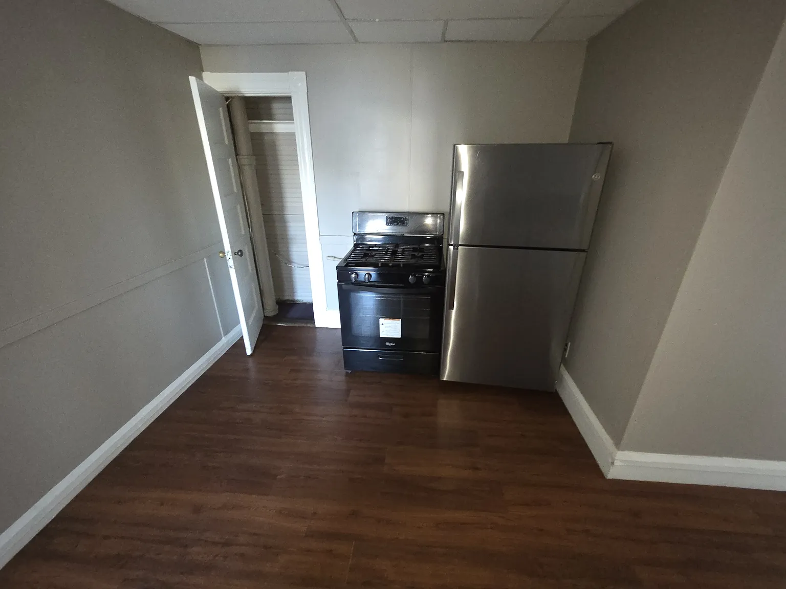 2 bed, 800 sqft, $2,000 — Photo 4