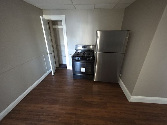 4th image of 18-24 Blossom St #22C