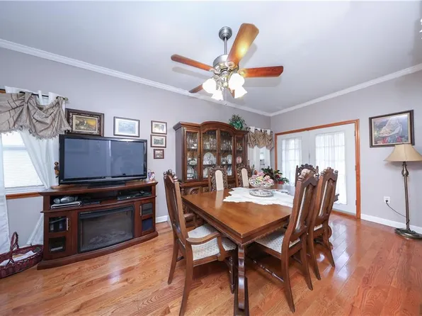 157 Exeter Street image 6 of 40