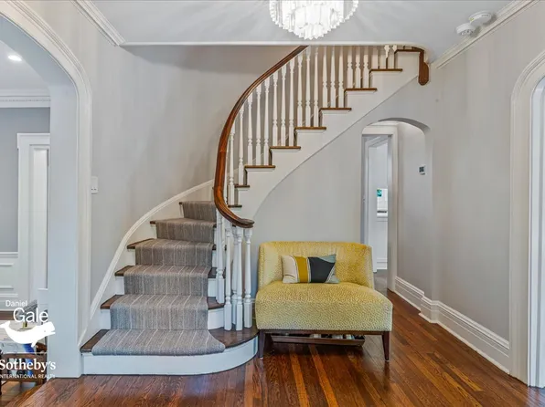 165 Slocum Crescent image 6 of 59