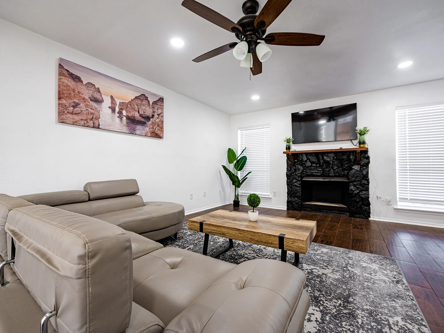 2 bed, 2.5 bath, 1218 sqft, $1,600 — Photo 3