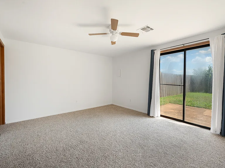 308 Corona Dr — Photo 10