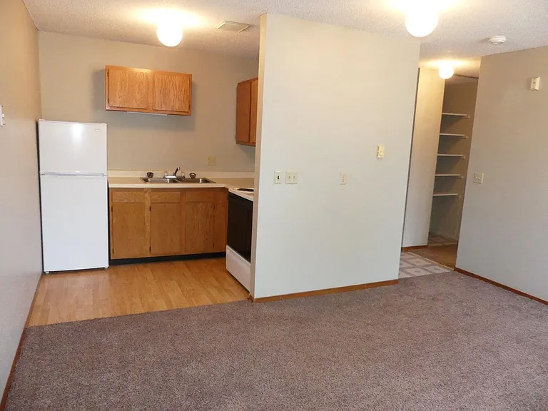 Hill Center Apartments — Photo 8