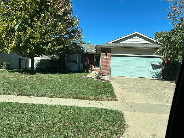 10114 W 20th St N — Photo 1