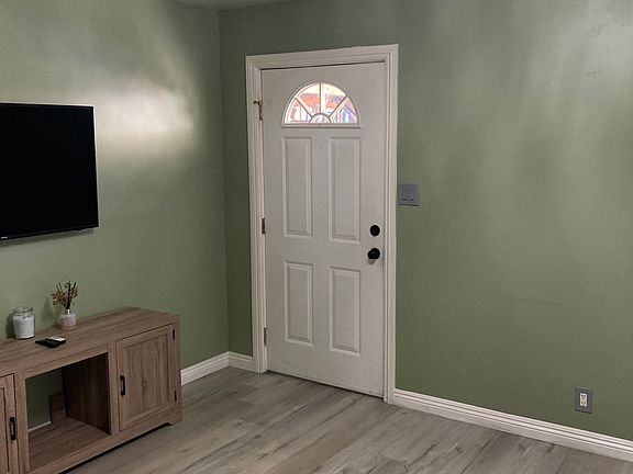 3rd image of 5842 Lexington Ave APT 4