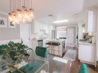 1226 Londonderry St, Costa Mesa, CA 92626