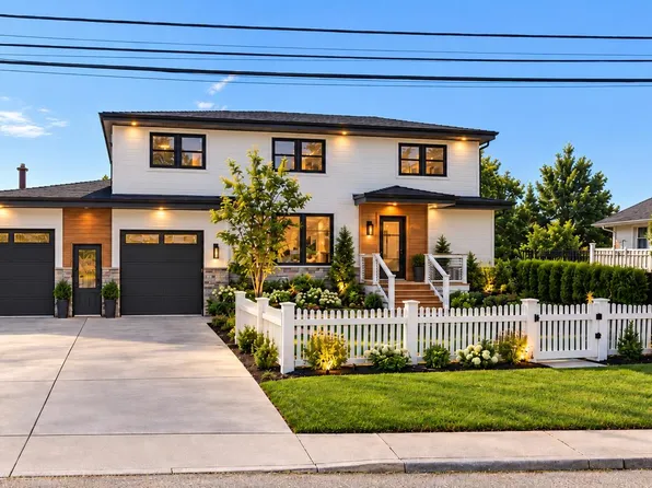 (undisclosed Address), Lindenhurst, NY 11757