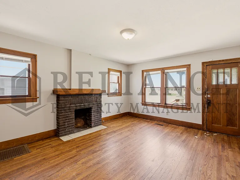 432 S Osage St — Photo 7