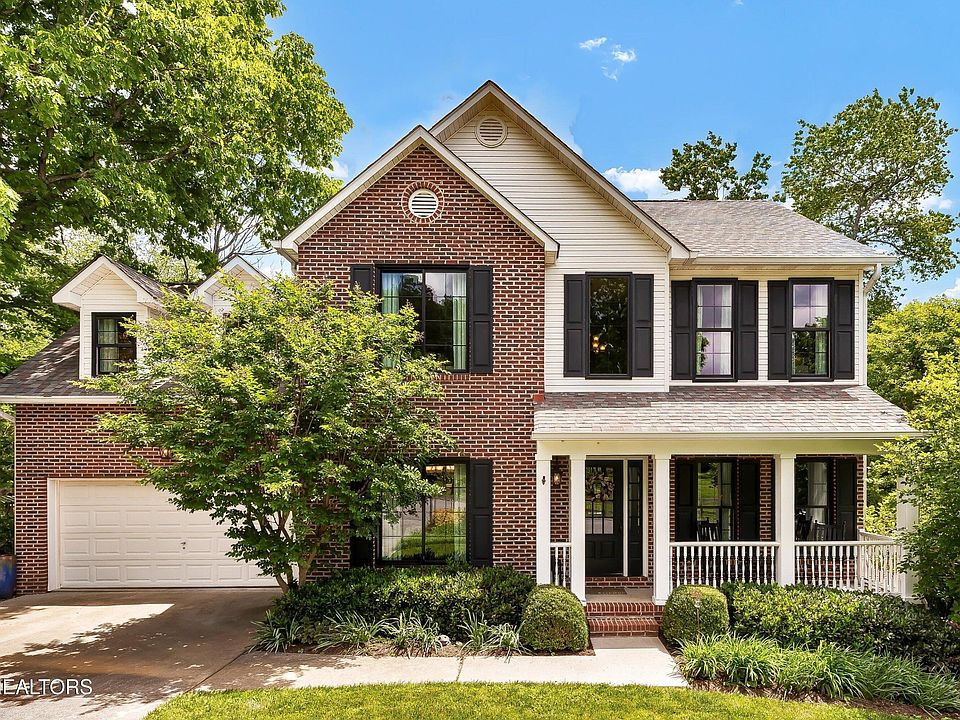 1st image of 714 Cambridge Crest Ln