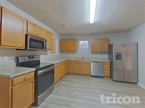 4th image of 2048 Lake Carolina Dr
