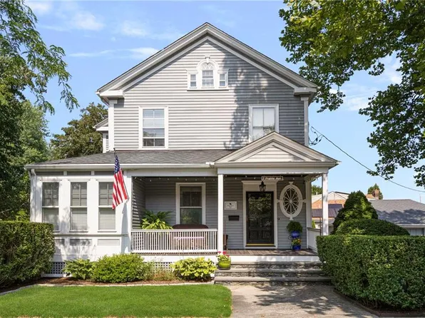 7 Prairie Ave, Newport, RI 02840