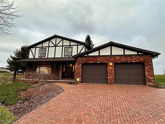 5th image of 4515 Saint Andrews Dr