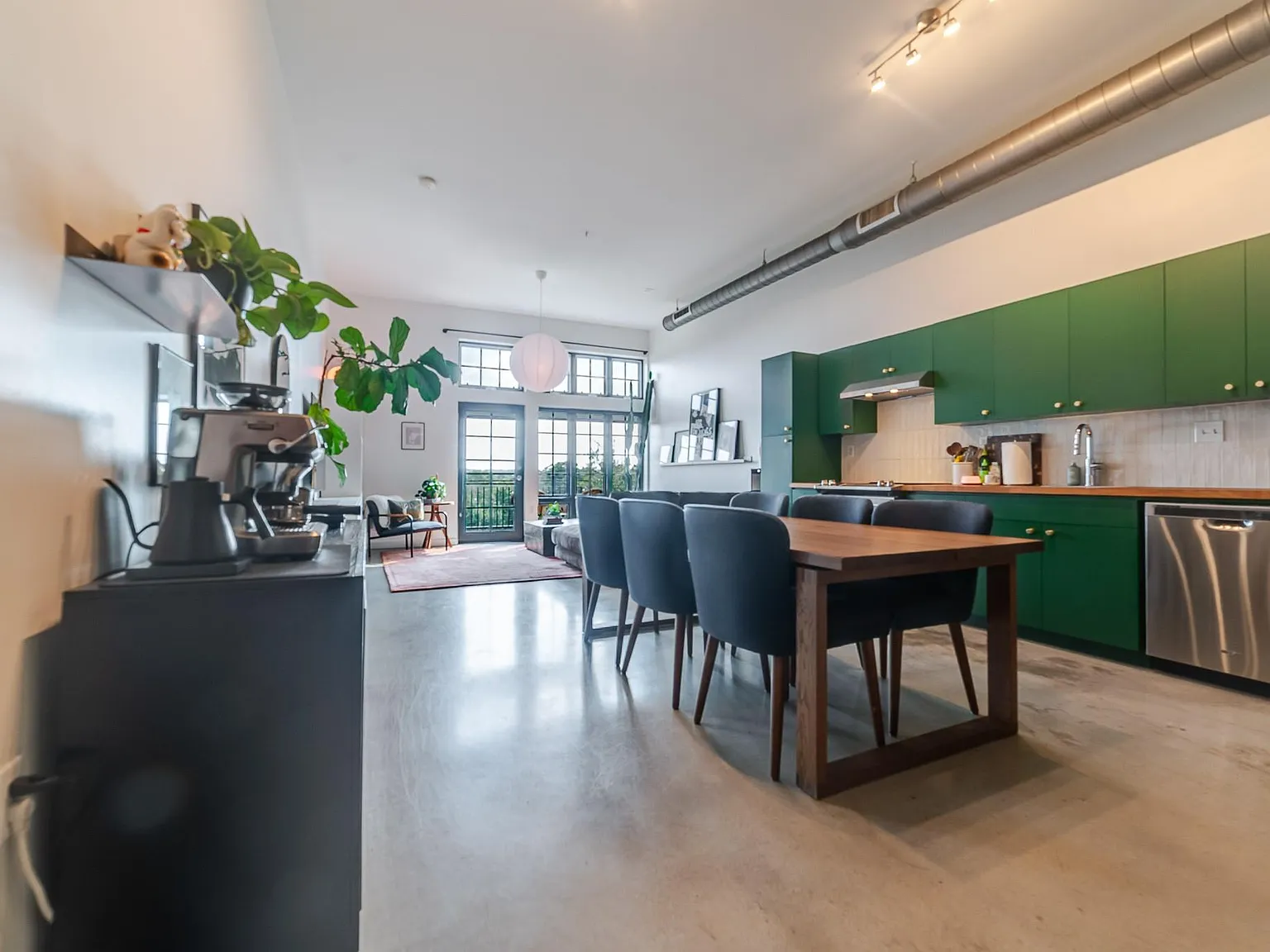 1 bed, 1.0 bath, 828 sqft, $2,500 — Photo 2