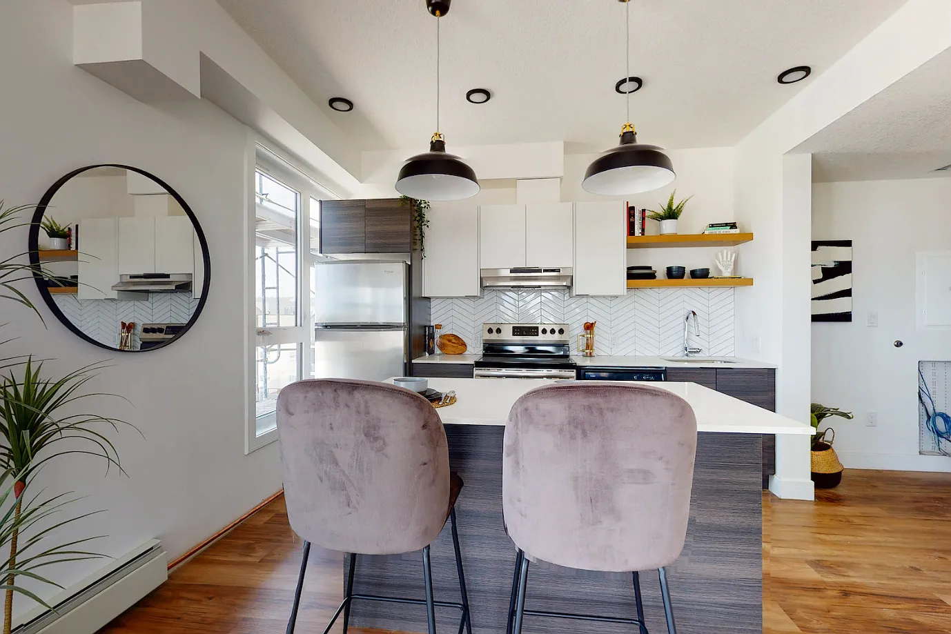 @81 on Whyte Residential — Photo 1