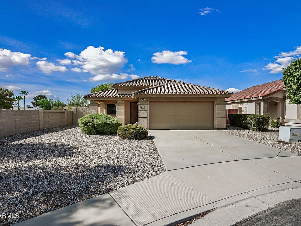 1st image of 807 S Somerset Cir