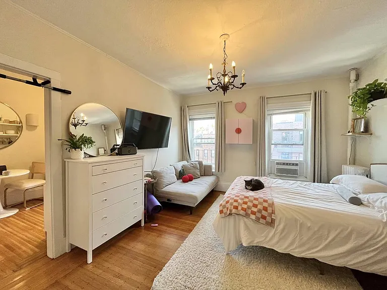 523 Beacon St #8 — Photo 2