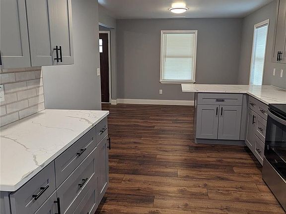 5th image of 9408 Roslan Pl