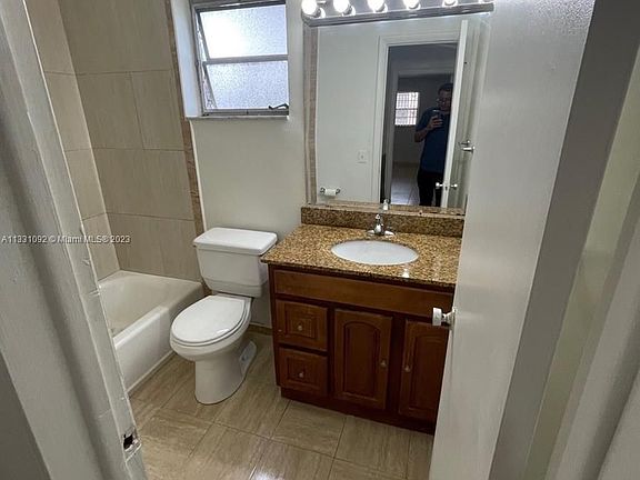 2nd image of 900 Tallwood Ave APT 204