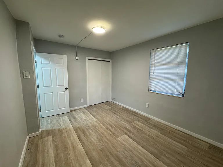 304 NW 14th Ave — Photo 6