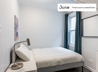 2852 N Lawndale Ave #1-A, Chicago, IL 60618