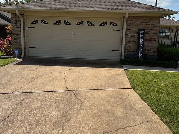 4 Wellington Dr