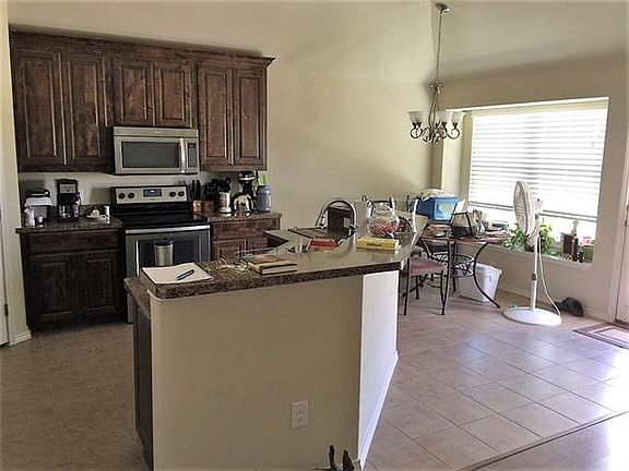 3rd image of 11350 Mitchell Cir