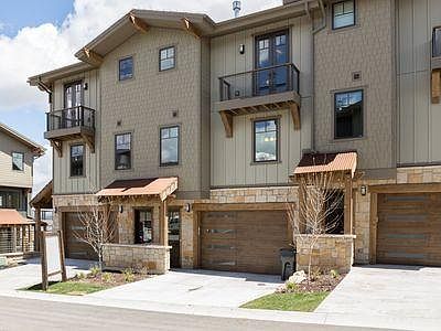 2nd image of 3824 Blackstone Dr #27