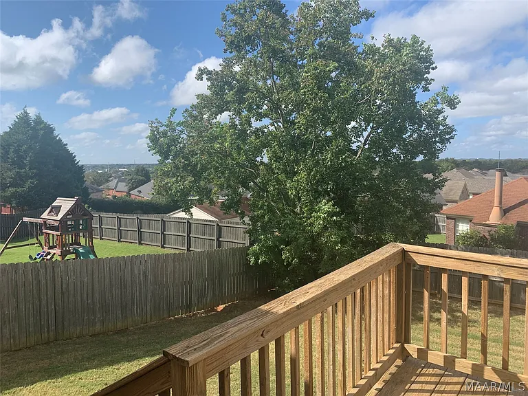 615 Castlebrook Dr — Photo 35