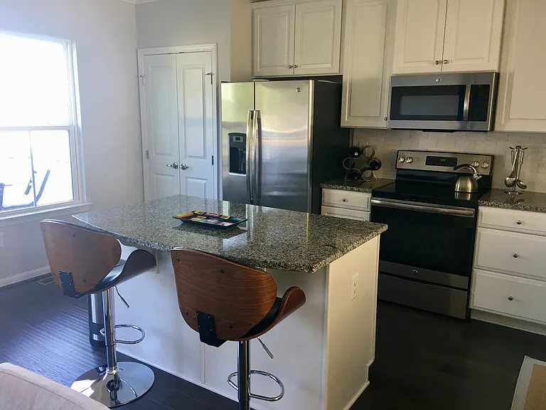 8204 Secluded Cove Ln — Photo 10