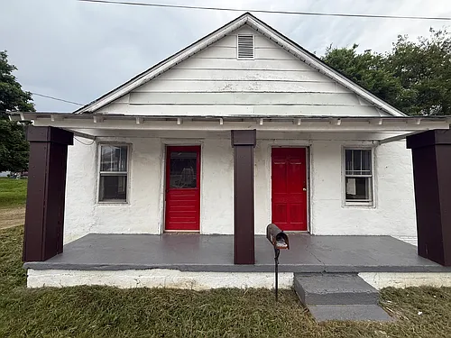 117 E Cooper St Photo 1