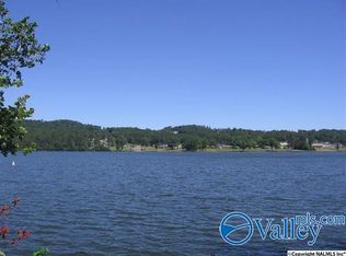 109 Riviera Dr, Guntersville, AL 35976
