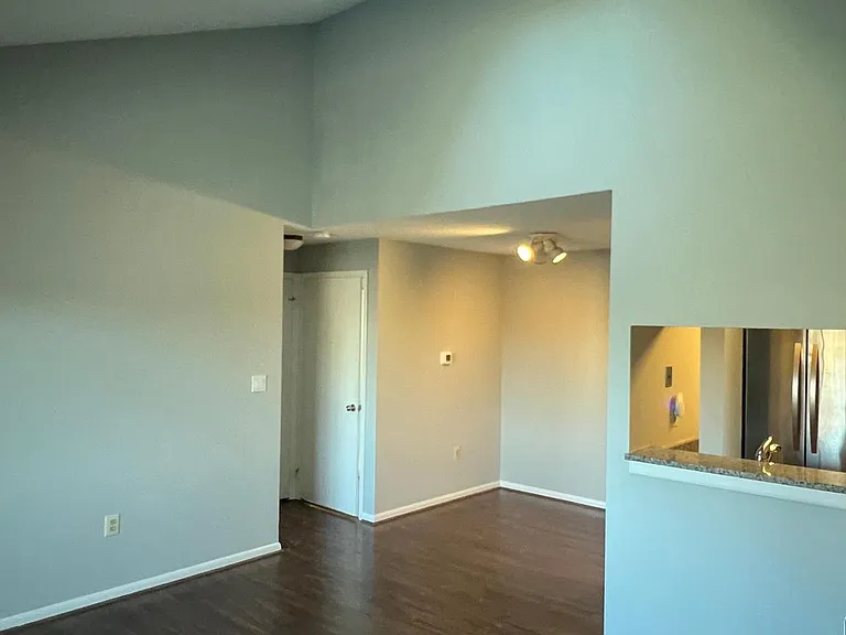 1315 Ravens Crest Dr — Photo 2