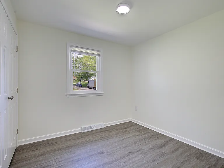 6417 Kaine Dr — Photo 25