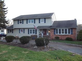 18 Fairview Dr, Flemington, NJ 08822
