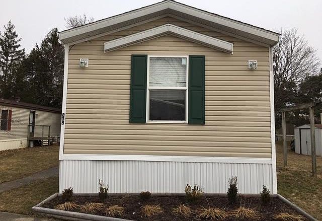 1st image of 835 Kimberly St