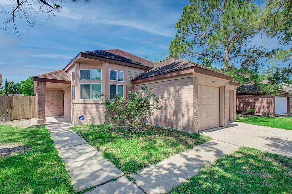 1st image of 15531 Evergreen Grove Dr