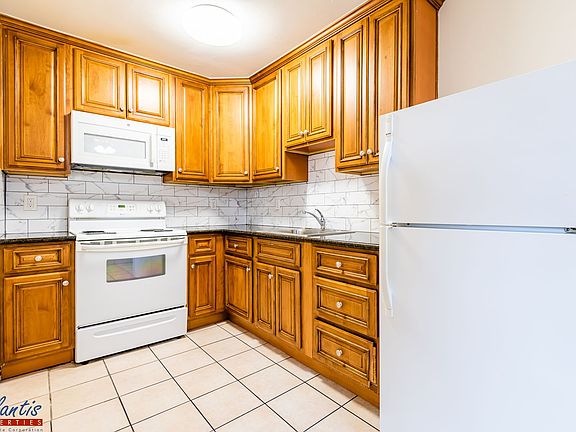3rd image of 1273 Pedro St #10