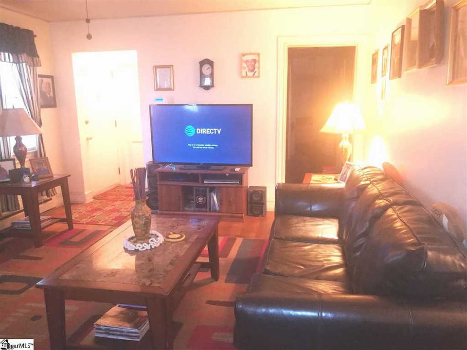 2nd image of 32 Waters Ave