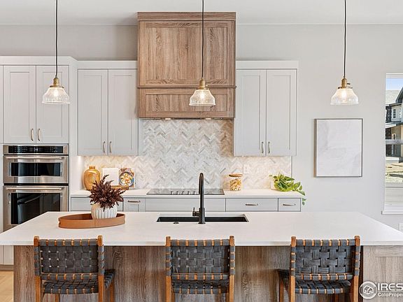 5th image of 953 William Way