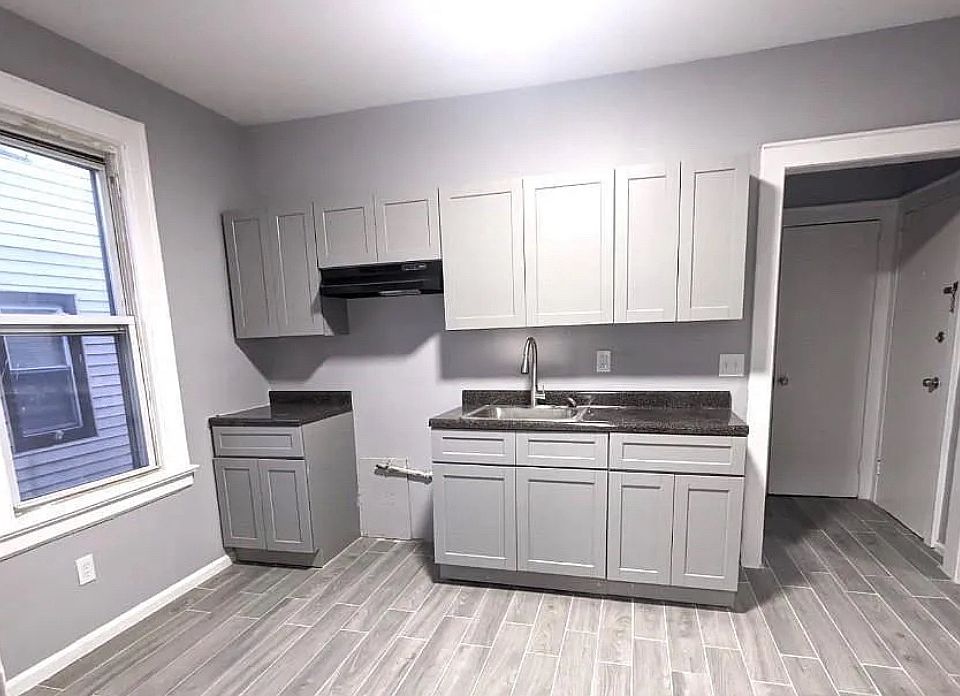 1st image of 32-34 Kenmore Ave #Cpm1l