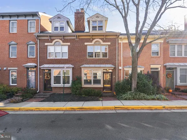 505 Colecroft Ct, Alexandria, VA 22314