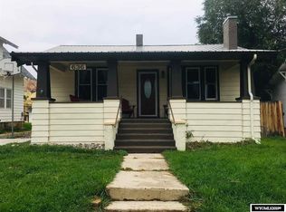 636 Park St, Thermopolis, WY 82443