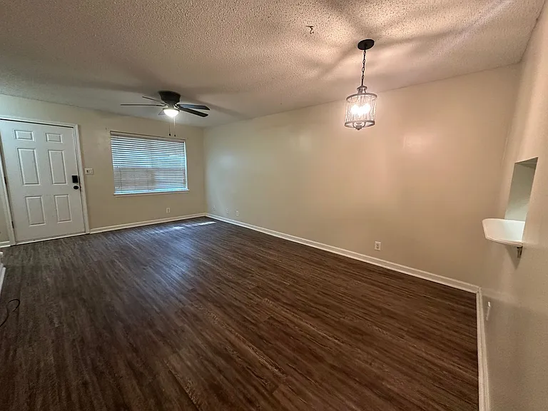1304 N Nashville Ave — Photo 2